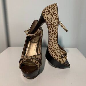 BCBG Snow Leopard Heels - Size 8/38
